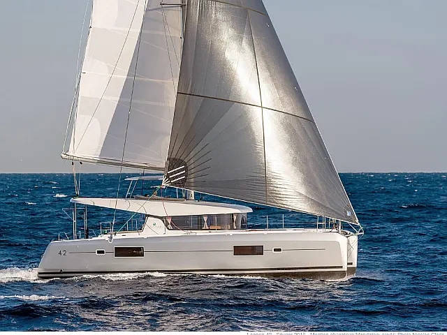 Lagoon 42 Owner Version