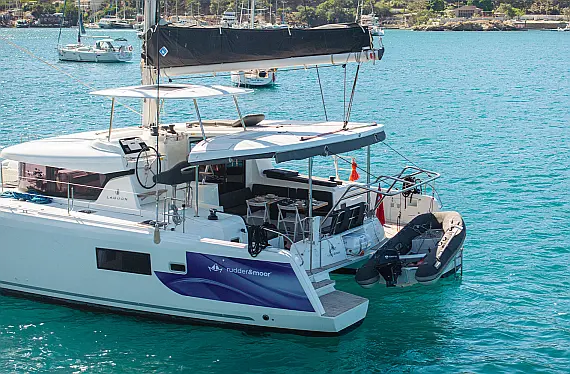 Lagoon 42
