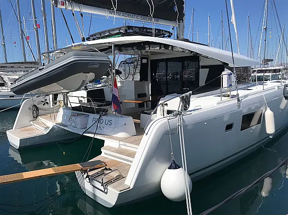 Lagoon 42 owner version