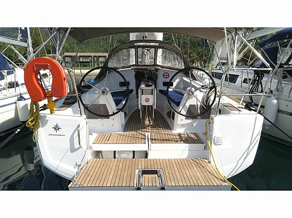 Sun Odyssey 349