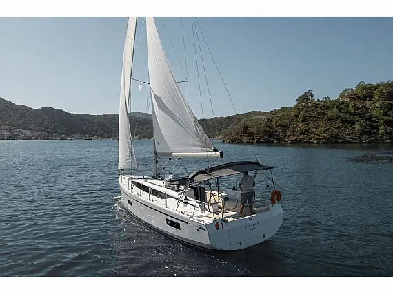Bavaria C38